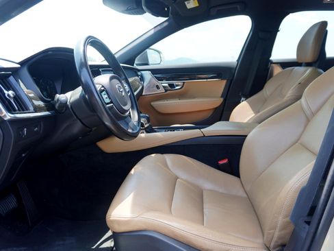 Used 2018 Volvo S90 T6 Momentum w/ Convenience Package image 14
