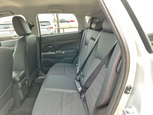 Used 2025 Mitsubishi Outlander Sport SE image 17