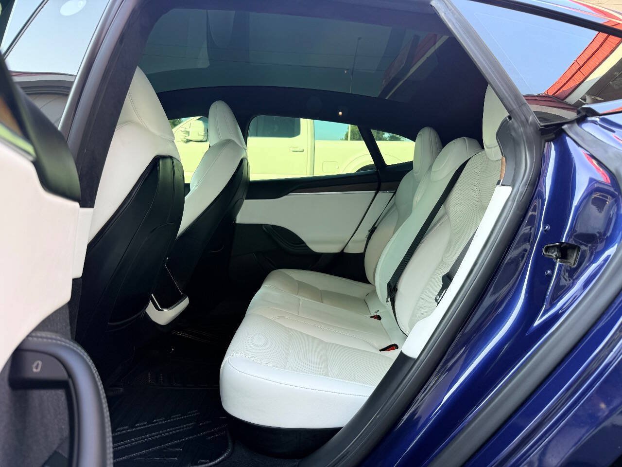 Used 2022 Tesla Model S AWD/4WD image 31