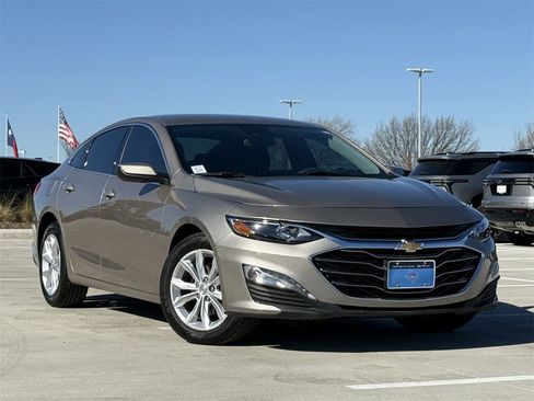 Certified 2025 Chevrolet Malibu LT image 2