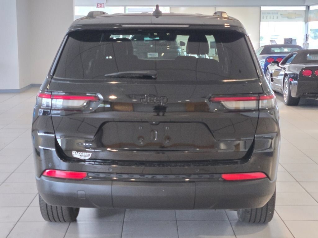 Used 2023 Jeep Grand Cherokee L Laredo AWD/4WD image 12