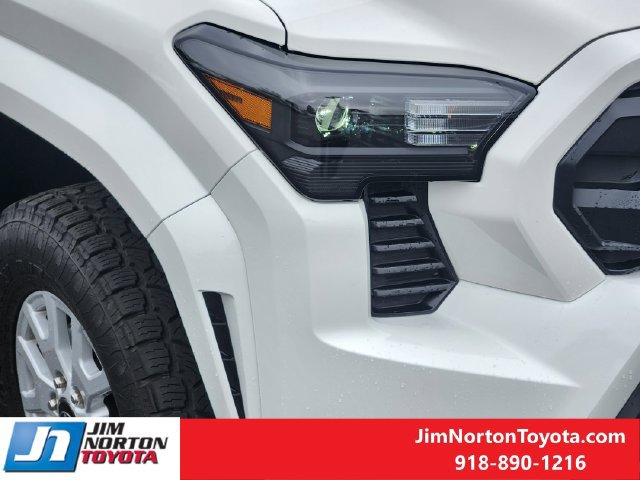 Used 2026 Toyota Tacoma SR5 AWD/4WD image 10