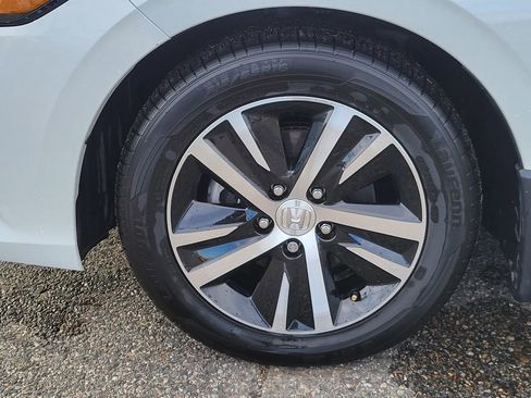 Used 2023 Honda Civic LX image 6