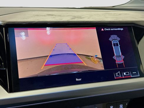 Used 2024 Audi Q4 e-tron Premium image 22