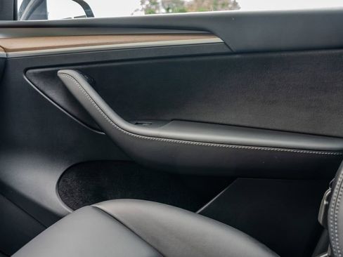 Used 2023 Tesla Model Y Long Range AWD/4WD image 12