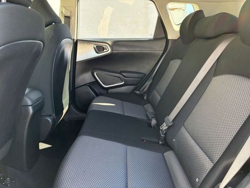 Used 2025 Kia Soul LX w/ LX Technology Package image 23