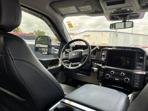 Used 2024 Ford F250 Lariat w/ Lariat Ultimate Package AWD/4WD image 32
