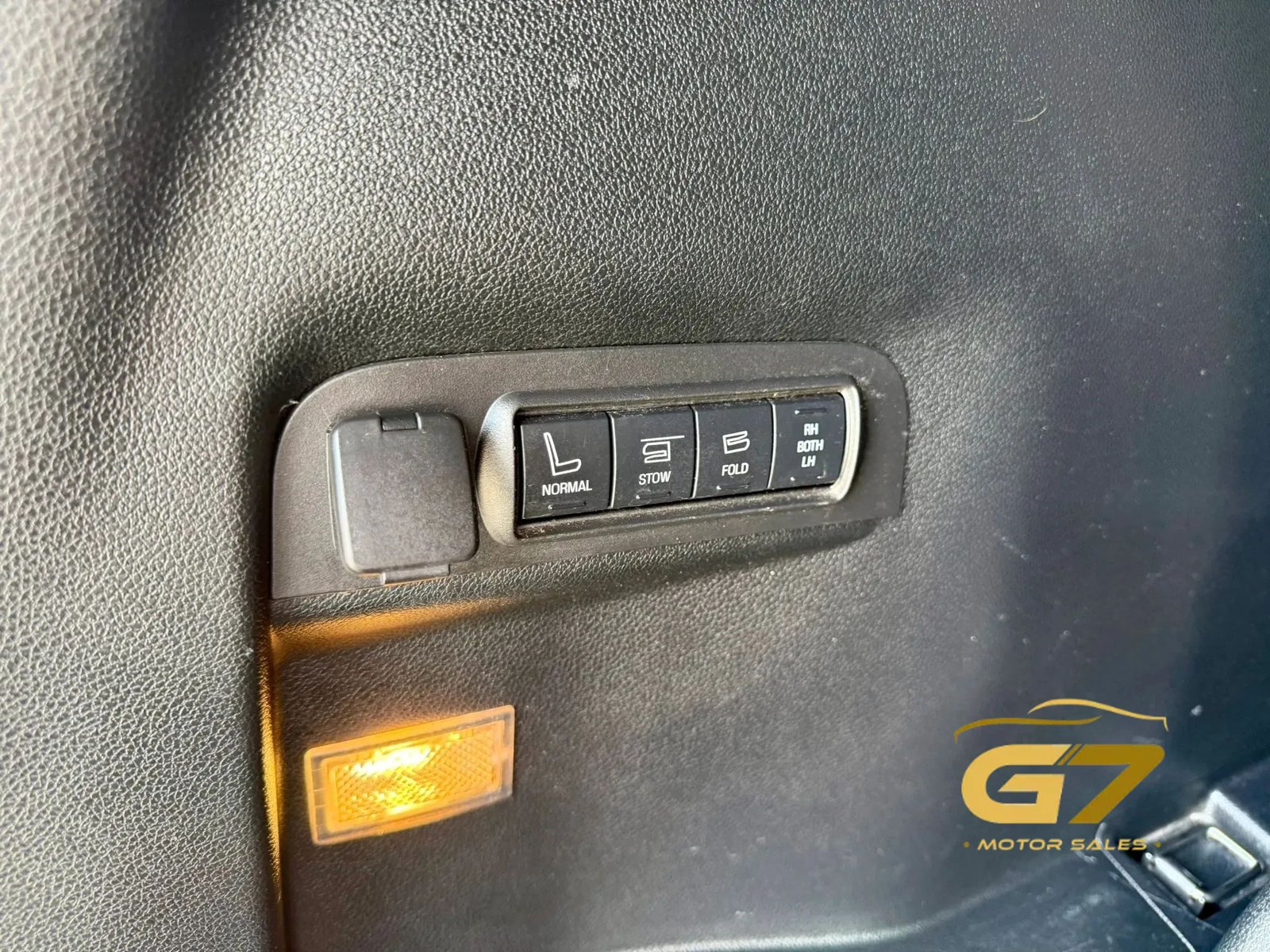 Used 2018 Ford Explorer Platinum AWD/4WD image 18