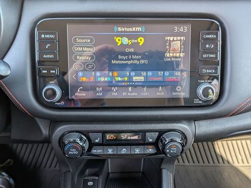 Certified 2021 Nissan Kicks SR w/ SR Premium Package FWD image 24