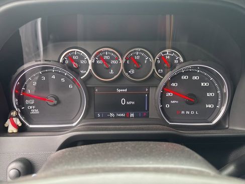 Used 2022 Chevrolet Silverado 1500 LT AWD/4WD image 5