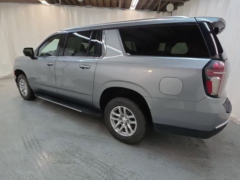 Certified 2023 Chevrolet Suburban LT image 3