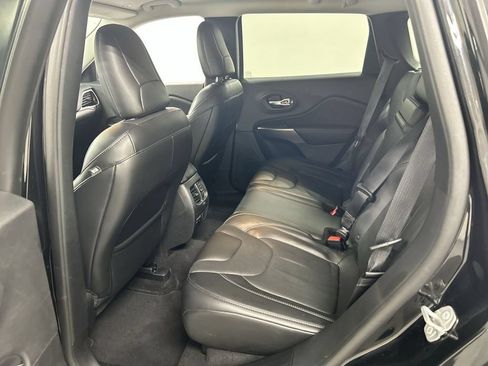Used 2019 Jeep Cherokee Limited AWD/4WD image 19