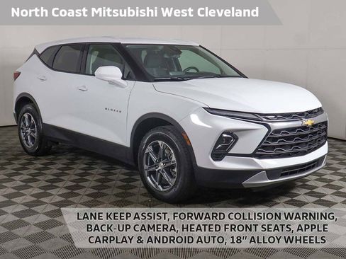 Used 2025 Chevrolet Blazer LT FWD image 1