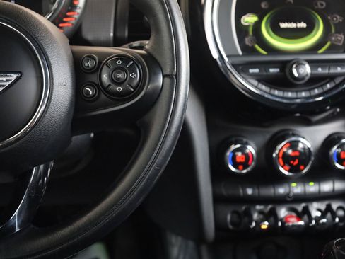 Used 2015 MINI Cooper 4-Door Hardtop FWD image 32