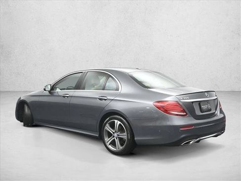 Used 2017 Mercedes-Benz E 300 4MATIC image 6