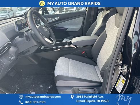 Used 2025 Volkswagen ID.4 Pro image 10