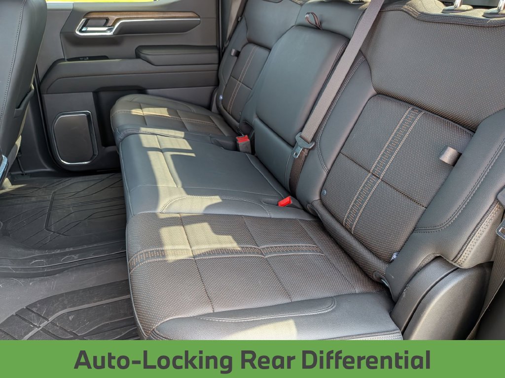 Used 2024 Chevrolet Silverado 1500 High Country w/ High Country Premium Package AWD/4WD image 27