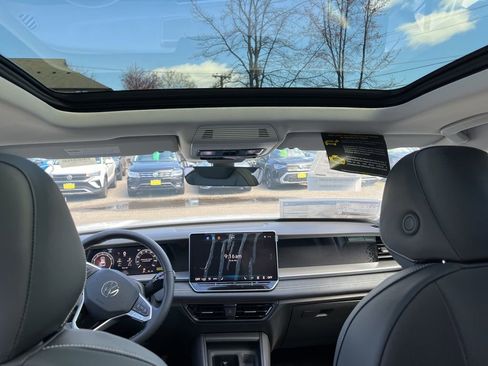 New 2026 Volkswagen Tiguan SE image 22