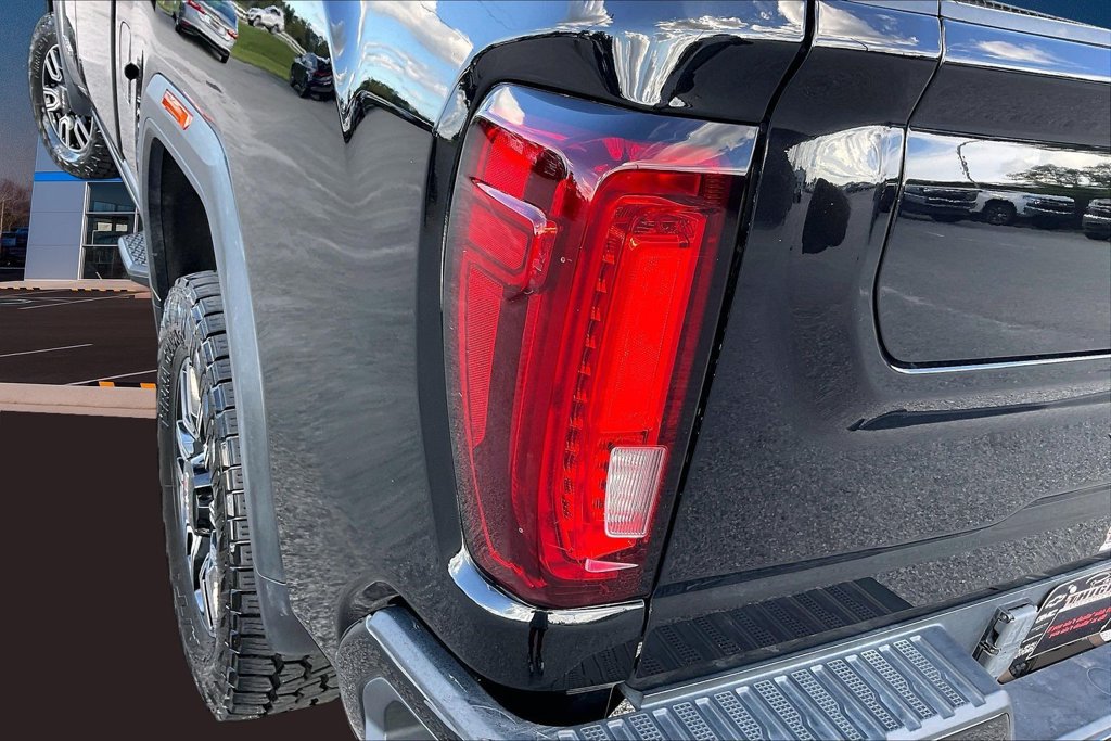 Used 2022 GMC Sierra 3500 AT4 w/ Gooseneck/5TH Wheel Package AWD/4WD image 27