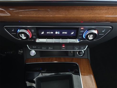 Used 2023 Audi Q5 2.0T Premium w/ Convenience Package image 23