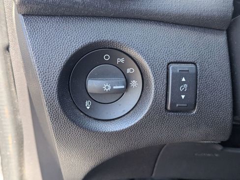 Used 2014 Ford Fiesta Titanium FWD image 21