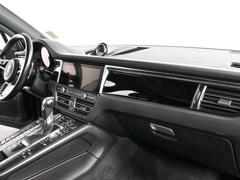 Certified 2020 Porsche Macan image 26