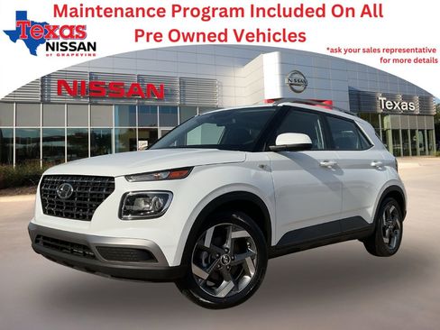 Used 2025 Hyundai Venue SEL image 1