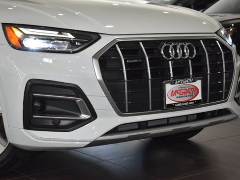 Used 2023 Audi Q5 2.0T Premium Plus w/ Premium Plus Package AWD/4WD image 2
