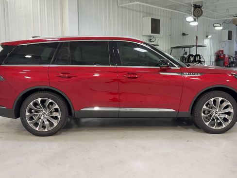 New 2026 Lincoln Aviator 2WD image 2