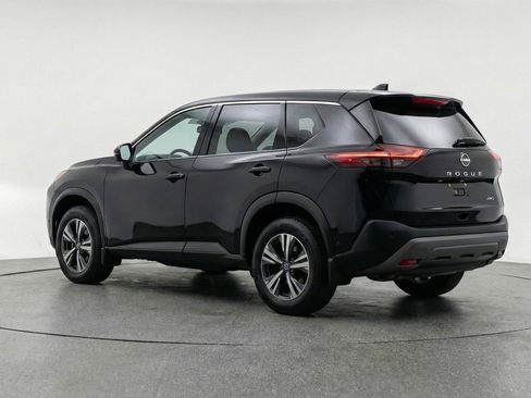 Used 2025 Nissan Rogue SV image 6