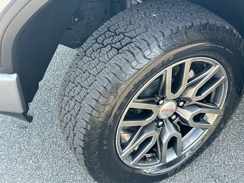 Used 2022 GMC Sierra 1500 AT4 w/ AT4 Premium Package AWD/4WD image 25