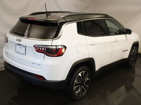 Used 2024 Jeep Compass Limited AWD/4WD image 3
