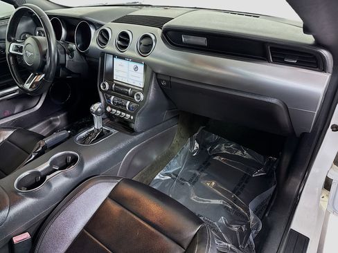 Used 2018 Ford Mustang Premium image 28