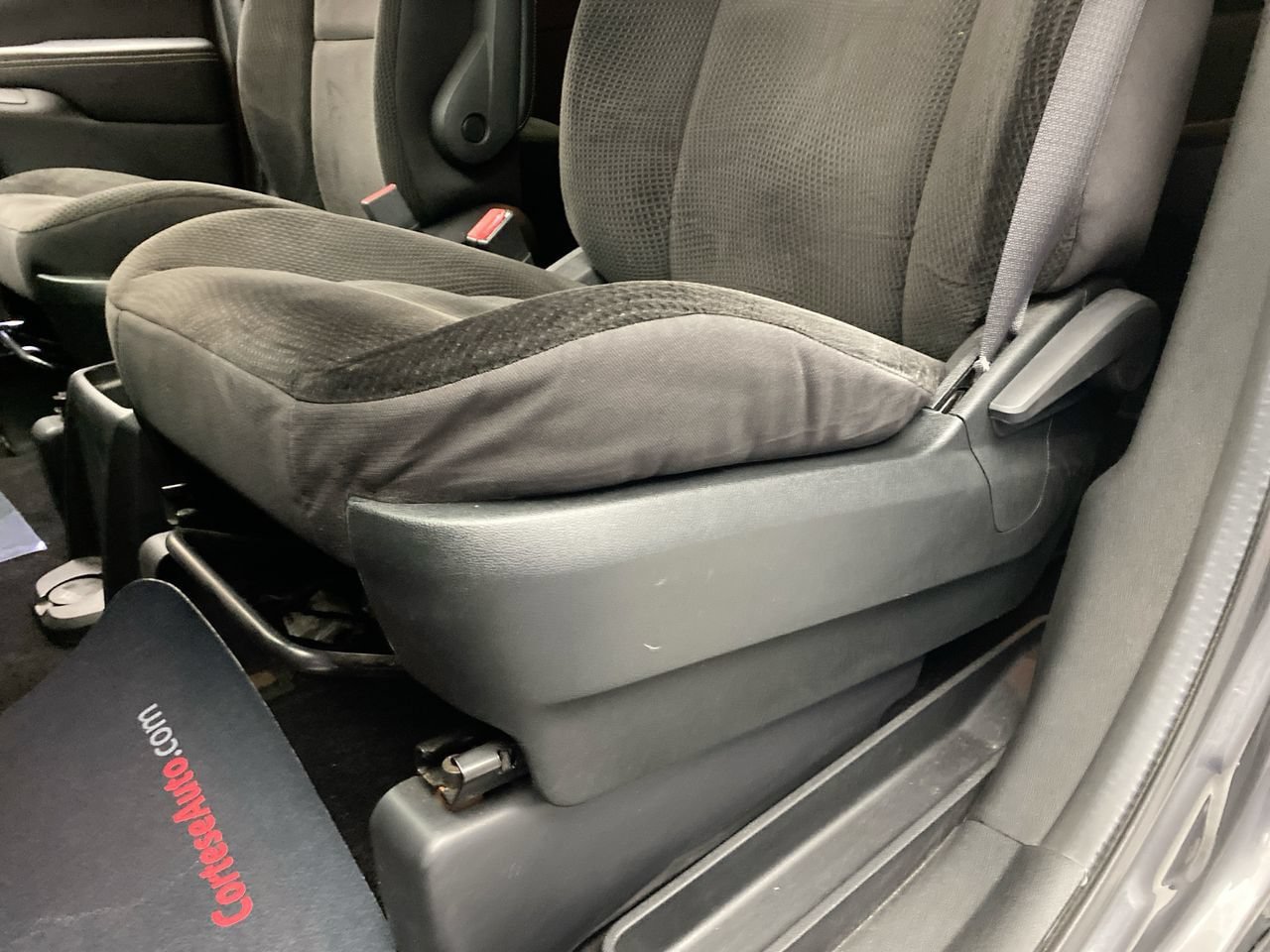 Used 2017 Dodge Grand Caravan SE FWD image 13