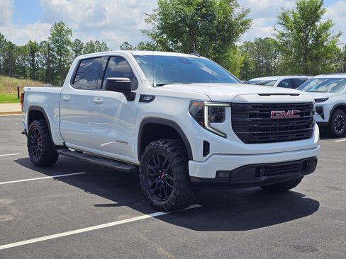 Used 2023 GMC Sierra 1500 Elevation w/ X31 Off-Road Package AWD/4WD image 6