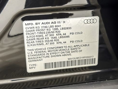 Used 2024 Audi Q4 e-tron Premium Plus w/ Premium Plus AWD/4WD image 27