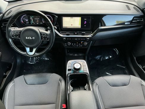 Used 2022 Kia Niro EX FWD image 10