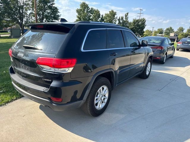 Used 2018 Jeep Grand Cherokee Laredo AWD/4WD image 3