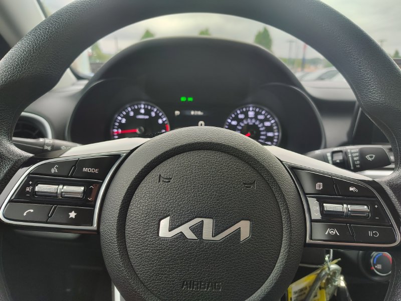 Used 2024 Kia Forte LXS w/ LXS Technology Package FWD image 12