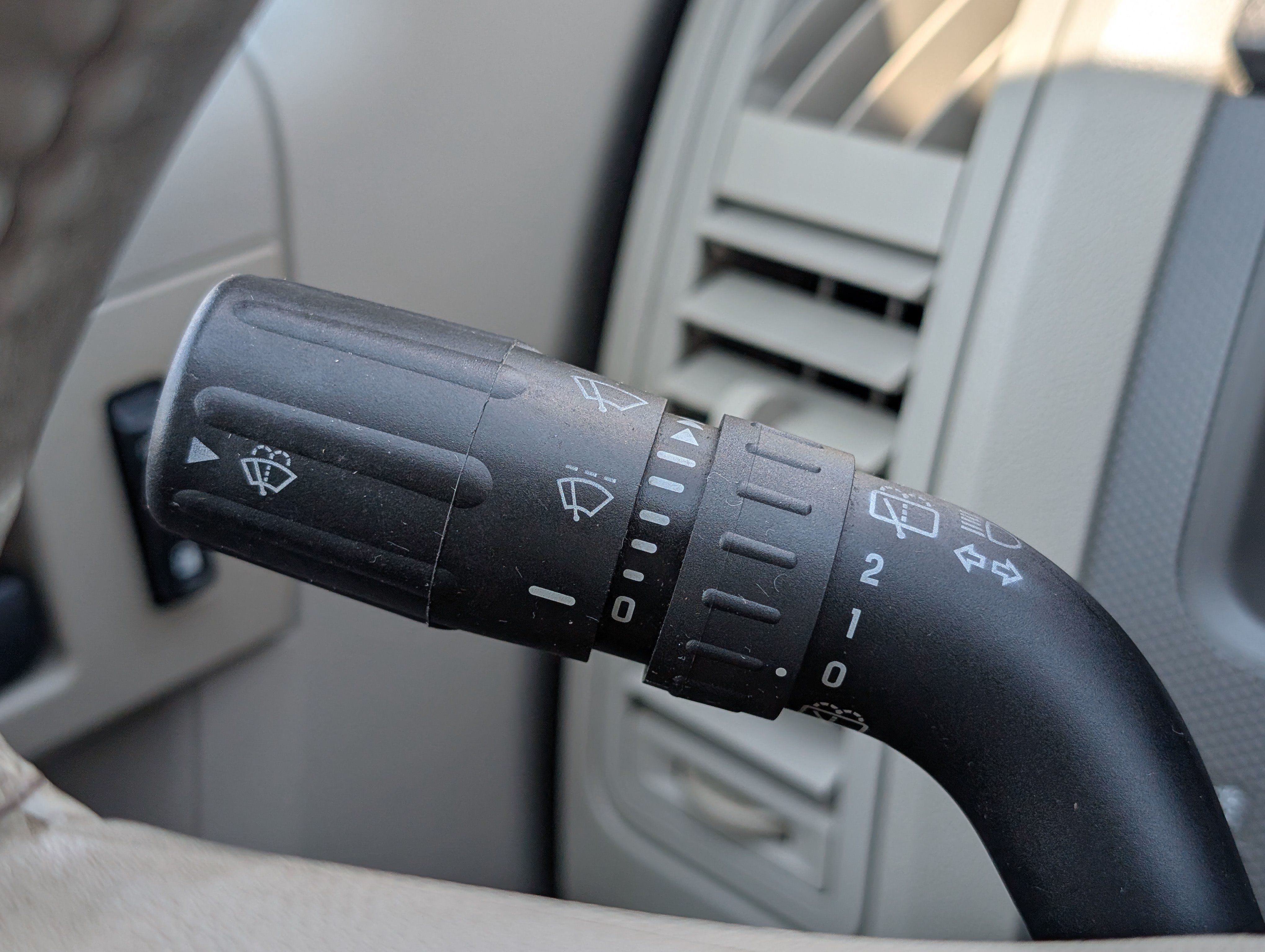 Used 2008 Ford Escape XLT FWD image 16