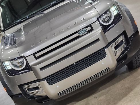 Used 2023 Land Rover Defender 110 S AWD/4WD image 19