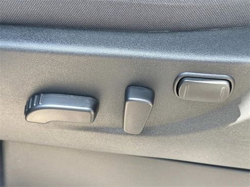 New 2025 Nissan Frontier SV image 22