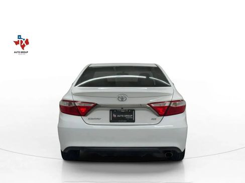 Used 2017 Toyota Camry SE FWD image 8