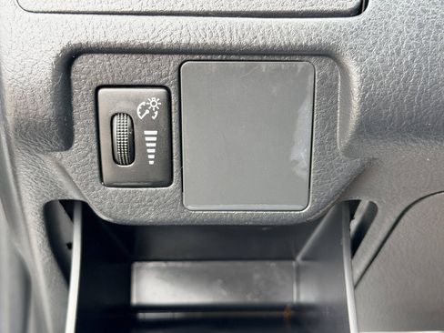 Used 2009 Toyota Yaris Sedan FWD image 48
