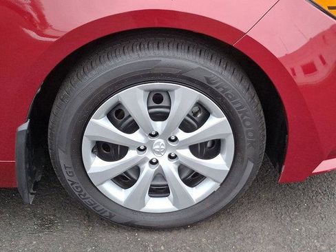 Certified 2025 Toyota Corolla LE image 28