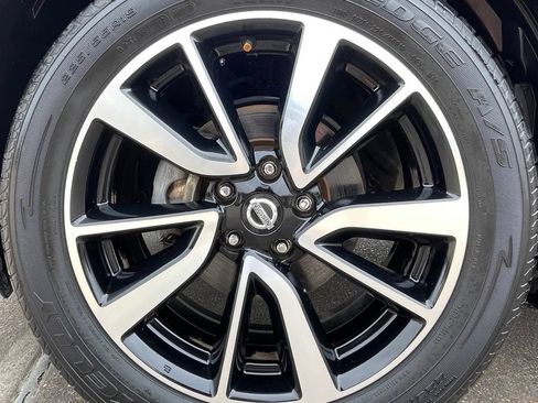Used 2017 Nissan Rogue SL w/ SL Premium Package FWD image 15
