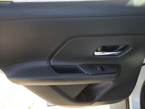 New 2026 Nissan Kicks SR image 15