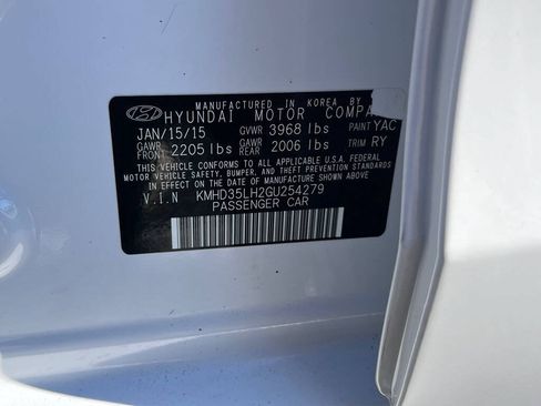 Used 2016 Hyundai Elantra GT FWD image 19
