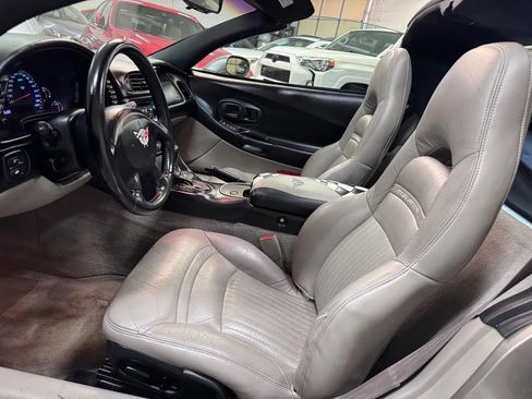 Used 2000 Chevrolet Corvette Coupe w/ Roof Pkg RWD image 14