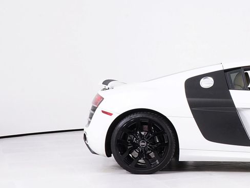 Used 2011 Audi R8 V10 AWD/4WD image 14